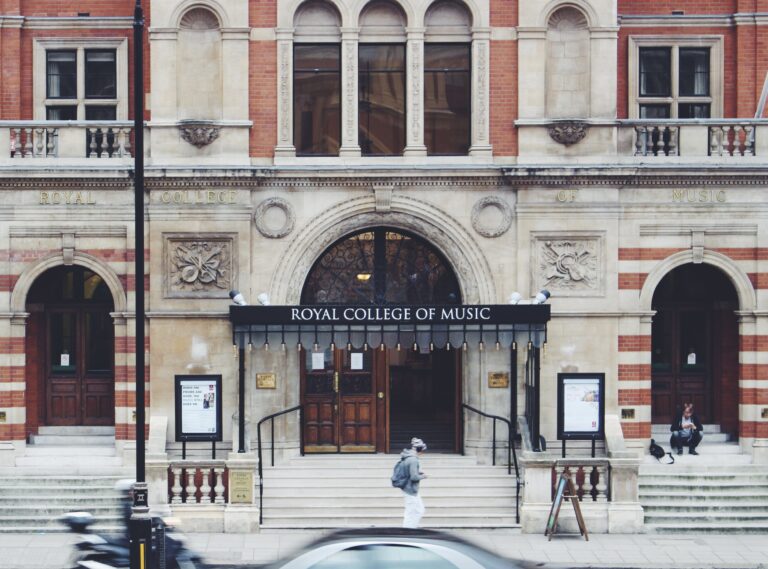 Photo showing the facade of the Royal College of Music building.